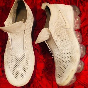 Women’s size 8 white vapormax